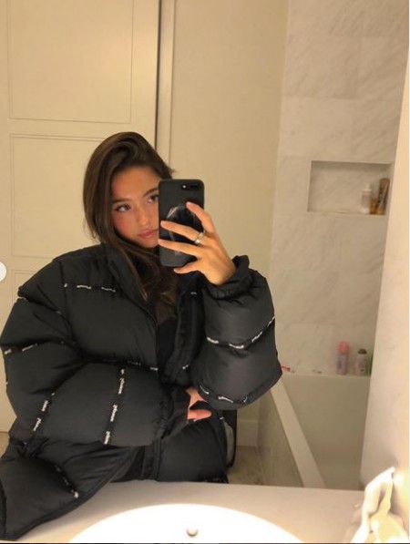 Lola Grace Consuelos recently posted a bathroom mirror selfie on her Instagram